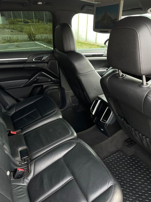 Dezmembrez Porsche Cayenne CRC  2010-2013