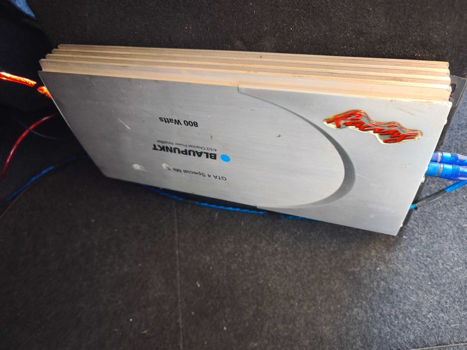 Бас каса и усилвател Blaupunkt