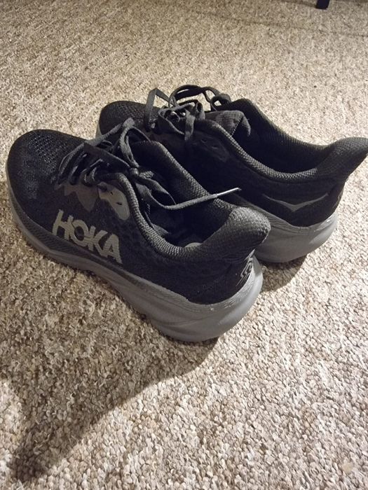 Hoka noi cu eticheta marimea 40