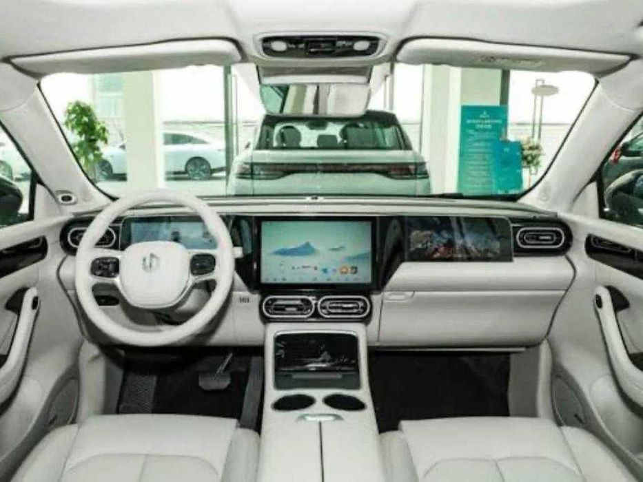 Leapmotor C11 hybrid 300km pod zakaz