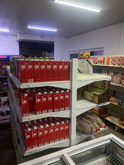 Металлические полки для магазина