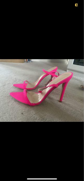 Обувки на висок ток