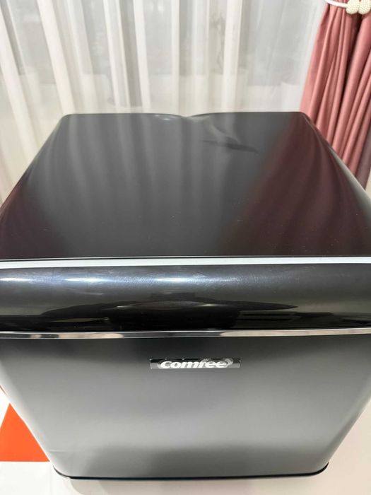 Mini frigider cu congelator Comfee 47L GARANTIE 12 luni