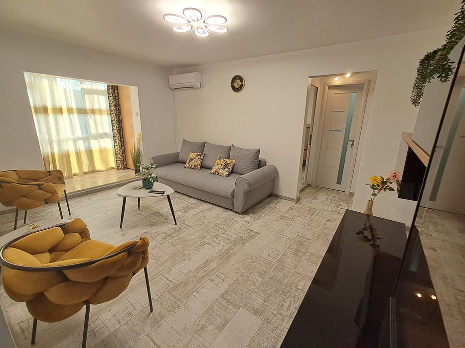 Închiriez apartament