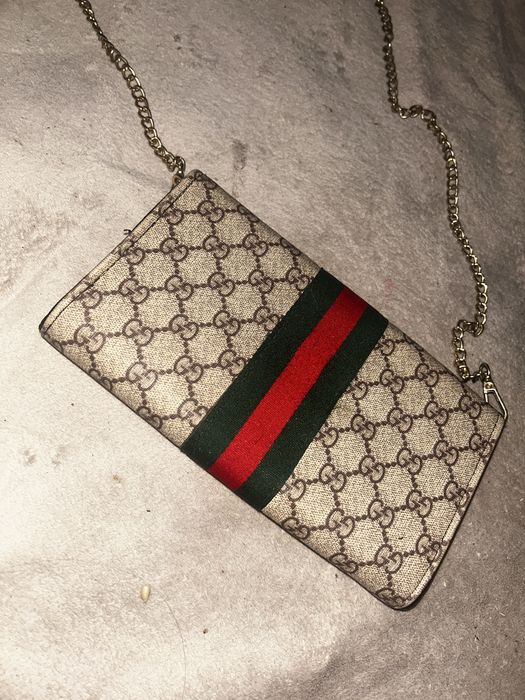 geanta gucci originala se prezinta intr-o stare excelenta, purtata o singura data