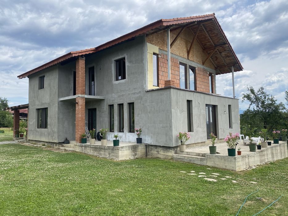 Vand casa com turcinesti sat horezu
