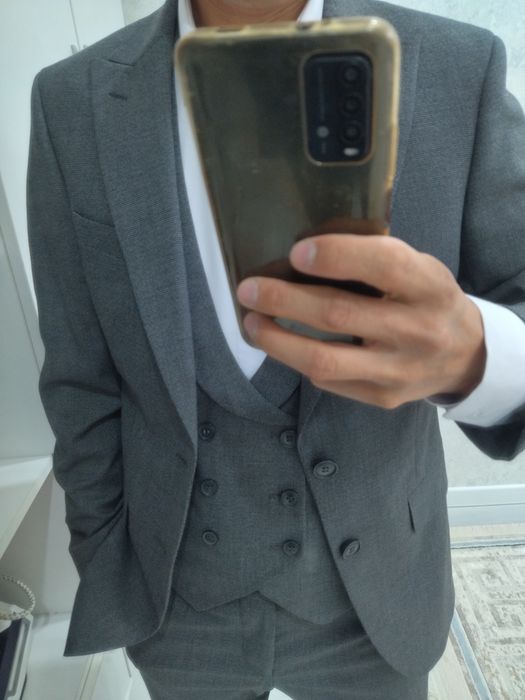 Мужской костюм размер 42