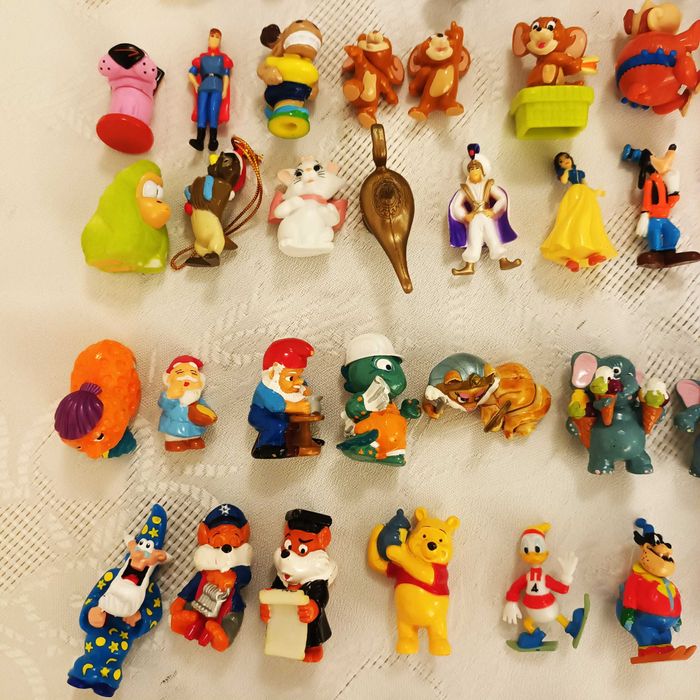 Киндер Kinder фигурки стари над 90 бр