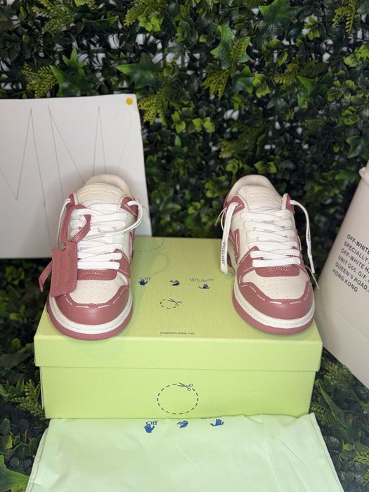 AdidasiOFF-WHITE Out Of Office OOO Sneakers white baby pink special