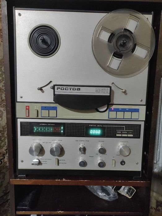 Катушечный магнитофон Ростов МК-112С