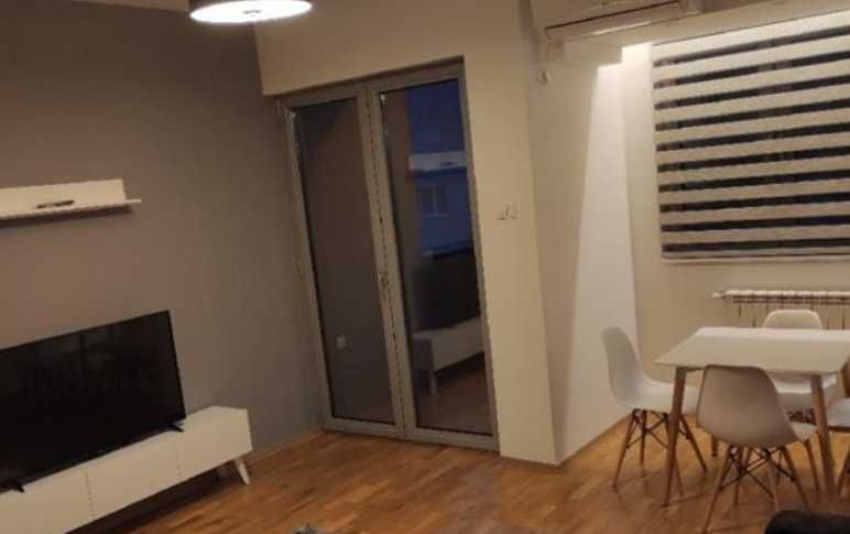 Дава се под наем Тристаен апартамент в Пловдив, Въстанически - 81 кв.м за 306 € - Снимка #6