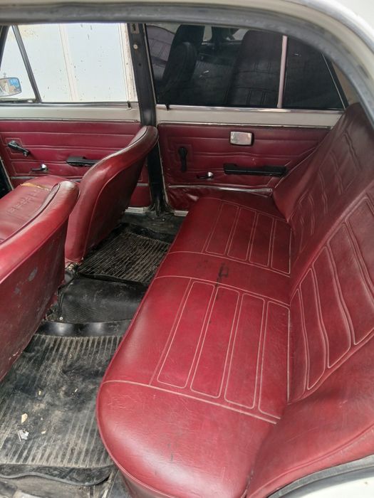 Vaz 21 011 sotiladi