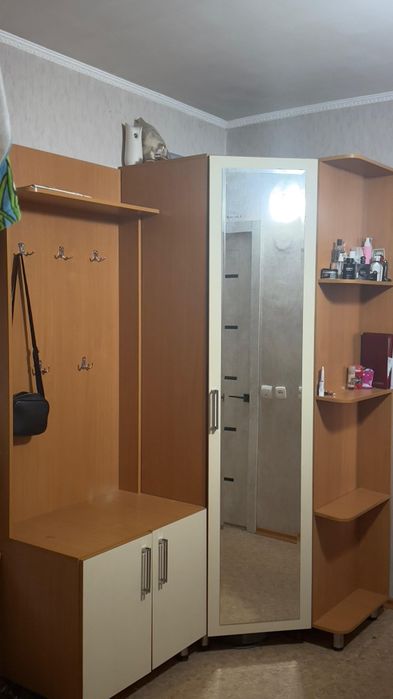 Продам шкаф в прихожую
