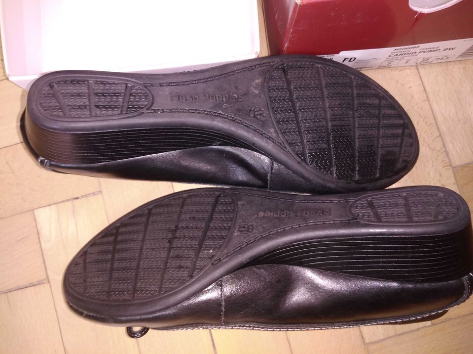 Дамски обувки Hush Puppies 38 номер и маратонки Adidas 36 номер