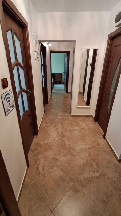 Apartament 3 camere decomandat, 2 băi, 2 balcoane, Micro 17, etaj 2/4