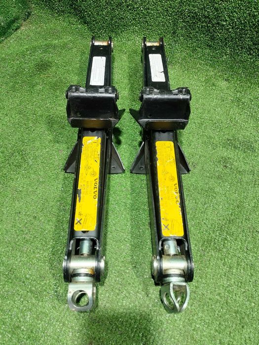 Продам Оригинальный домкрат на Volvo XC90