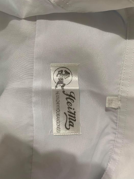 Медицински бели манти и цял костюм