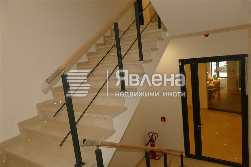 Дава се под наем Офис в София, Център - 376 кв.м за 7125 € - Снимка #2