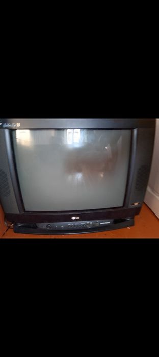 Продам телевизор LG в хорошем состоянии