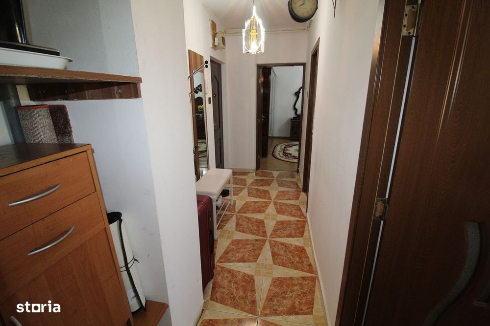 Vând apartament 2 camere în Hunedoara,  Micro1-Hotel Rusca, 51mp...