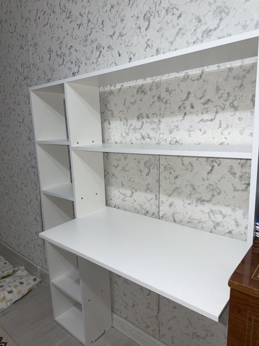 Письменный стол для учебы,для дома