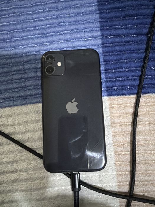Продам телефон айфон 11