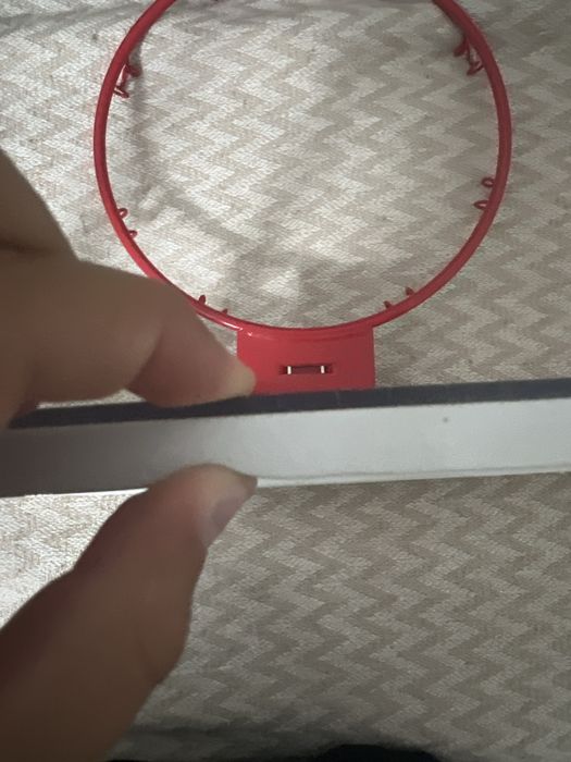 Продаю баскетбольное кольцо и мяч.