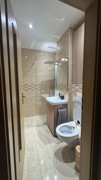 Apartament 3 camere, etaj 2, strada Eroilor