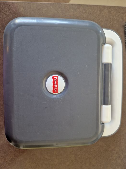 Laptop bebeluși Fisher price (in limba engleza)