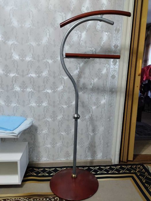 Вешалка (немой слуга)