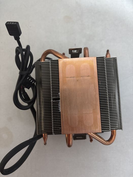 Боксовый куллер AMD Wraith prism