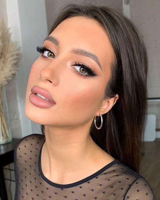 Акция !!Макияж на дому с выездом, локоны по 250 тыс