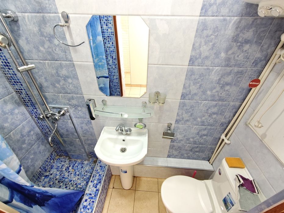 Аренда на Максима Горького. Остановка Художников