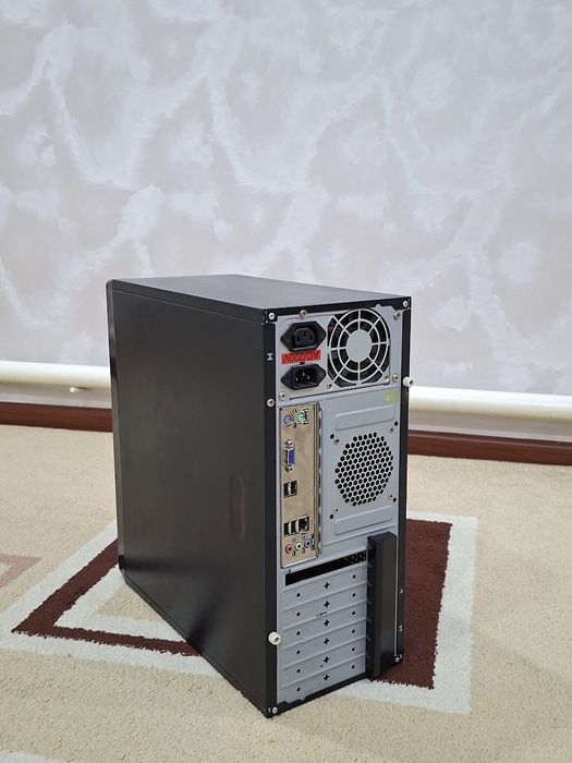 Компьтер
Мат плата: ASRock G41M-VS3
Блок питания Avtech 450W
HDD 250