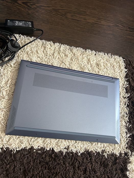 Vand laptop HP model 15-eg0057nl Intel®Core™i7-1165G7 16GB RAM 1TB SSD [poze reale