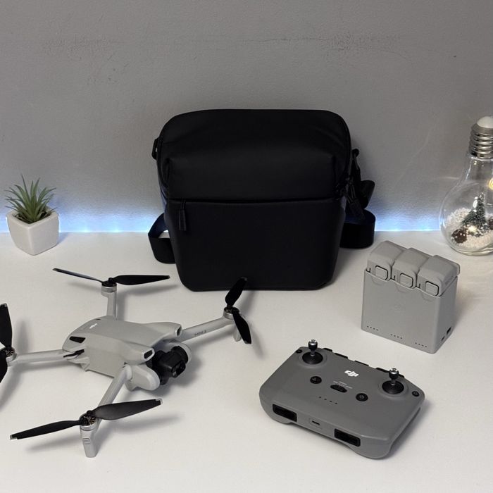 Drona DJI Mini 3 Fly More Combo | 3 baterii + Telecomanda + Geanta |