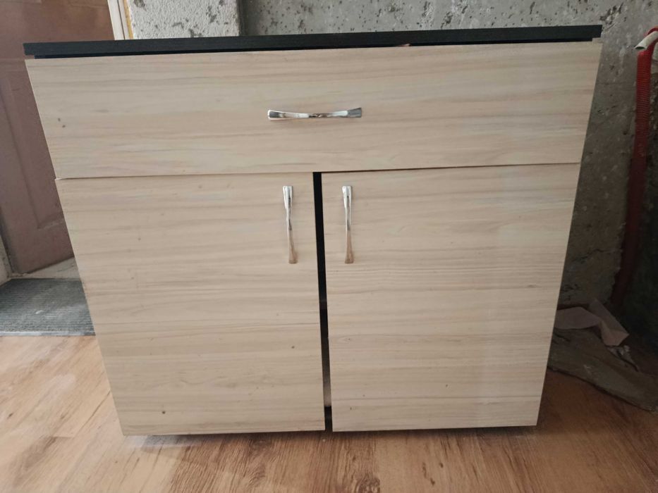 Шкаф тип скрин.Универсален