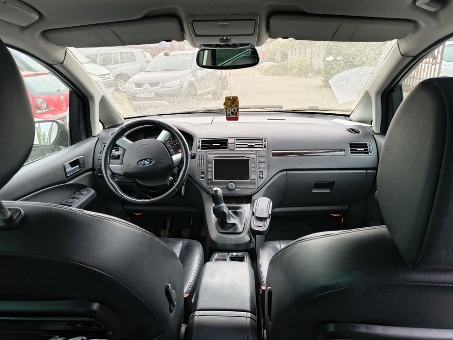 Vând Ford C-max echipare Ghia cu motor 2.0 tdci  136 Cp , motor defect