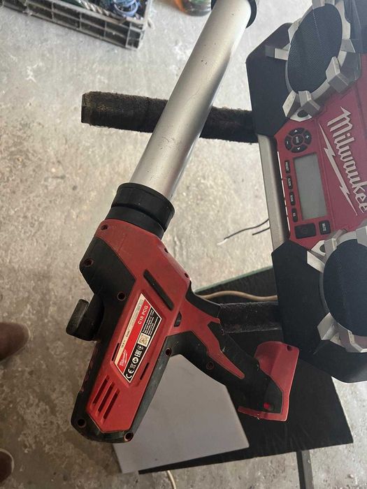 Pistol pentru aplicare silicon Milwaukee C18 PCG