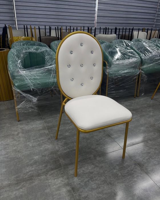 Toyxonalar uchun stullarimiz bor