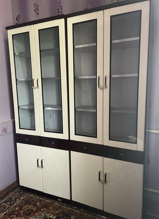 Импортный книжный шкаф 2шт