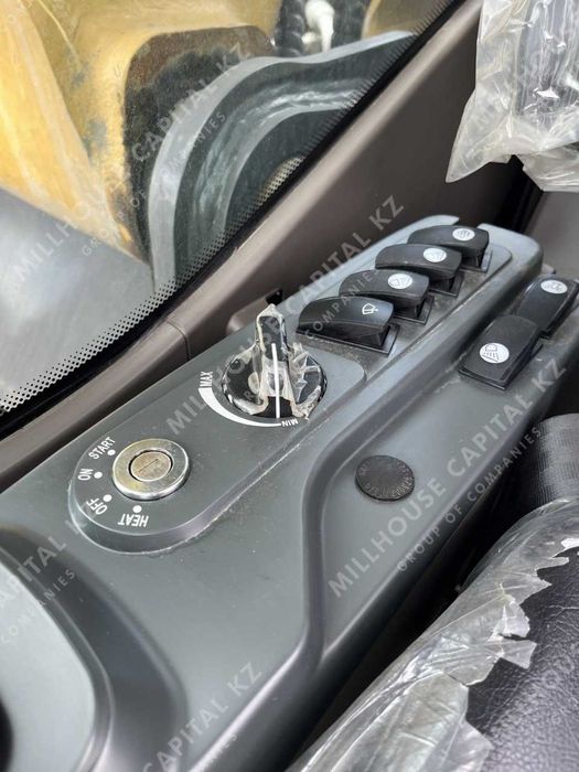 Гусеничный экскаватор Lovol FR220D2