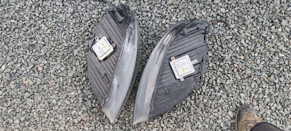 Far xenon adaptiv Volvo V40 1300lei