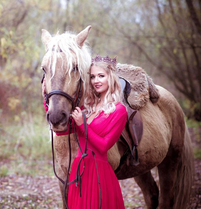 Корона в средневековом стиле. Доставка включена.
