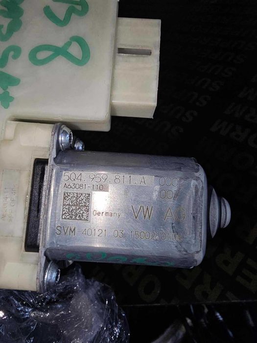Motoras macara geam stanga spate VW Passat  B8 VW Golf 7 5Q4959811A