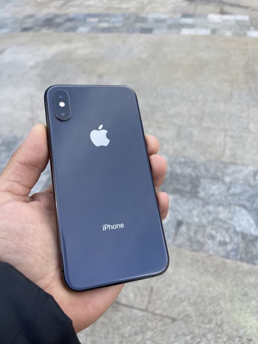 Iphone Xs   64gb.   79%.   LL/A region