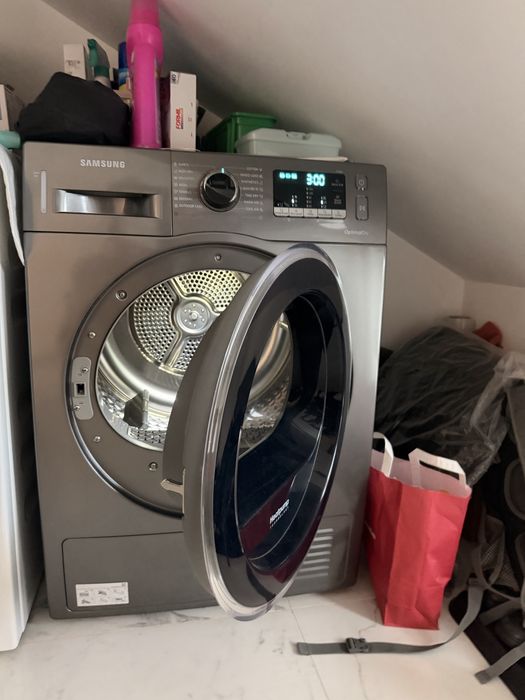 Uscator de rufe Samsung cu pompa de caldura A+++