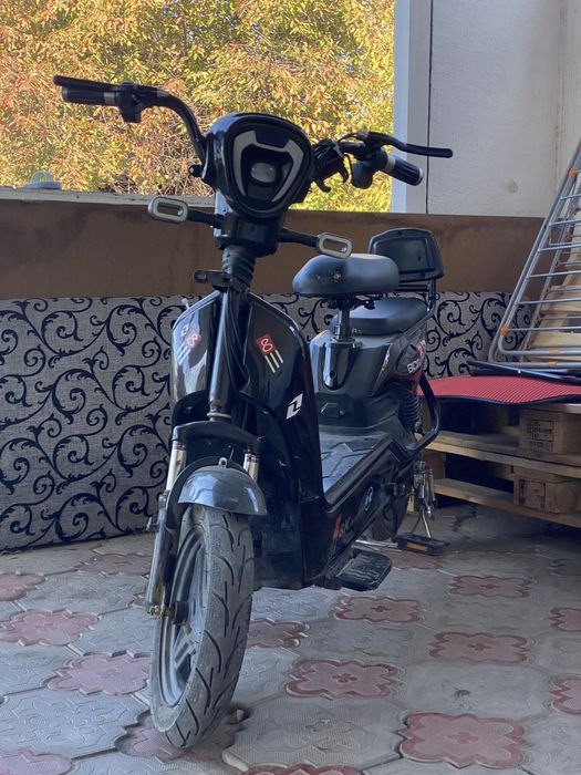 Продам ск8 скутер