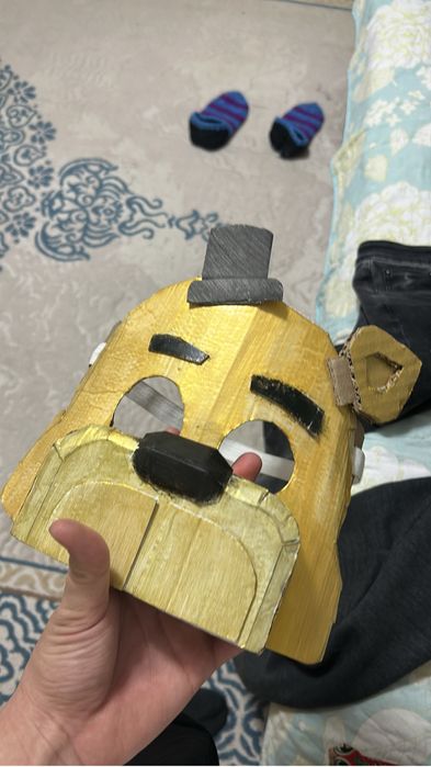 Маска Голден Фредди