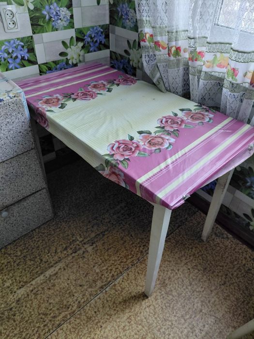 Отдам за шоколадку.